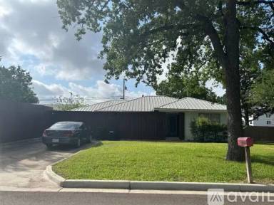 Main picture of 906 Gilchrist Ave