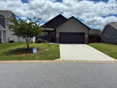 Main picture of 18 Forest Ridge Way