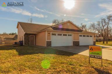 Main picture of 2725 Buttonwood Dr