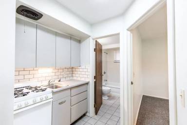 Main picture of 3212 Harry Lee Ln