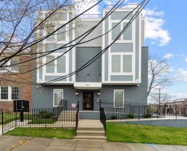 Main picture of 1601 17th St SE