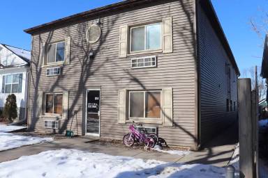 Main picture of 814 3rd Ave SW