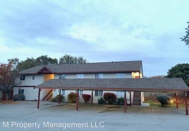 Main picture of 667 4th St NE