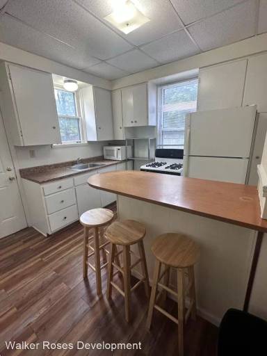 Main picture of 327/329 West 7th Street
