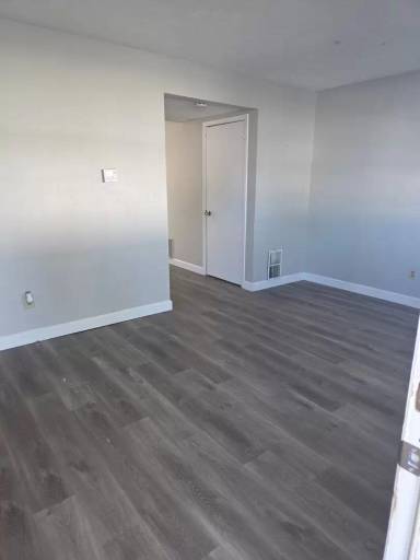 Main picture of 125 N 1st St