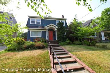 Main picture of 818 NE Laurelhurst Pl