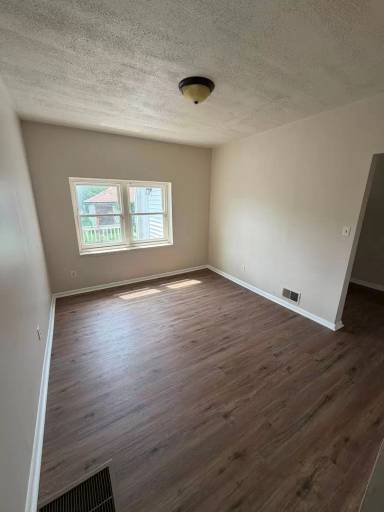 Main picture of 337 4th Ave