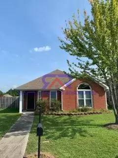 Main picture of 2131 Village Ln