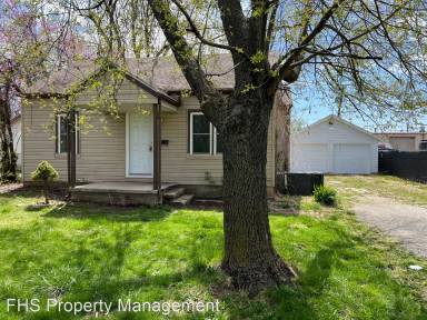 Main picture of 1942 E Commercial St