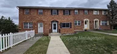 Main picture of 405 S Saint George St