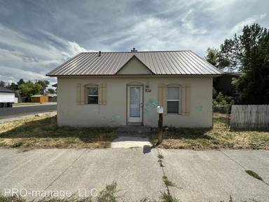 Main picture of 596 College St