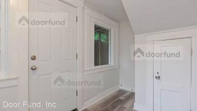 Main picture of 11 Pleasant St