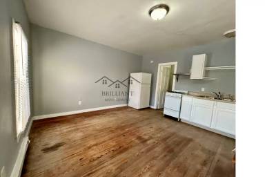 Main picture of 50 E Regent St