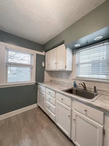 Main picture of 2055 Morrison Ave