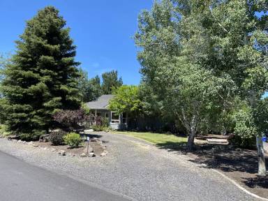 Main picture of 2084 NW Canyon Dr
