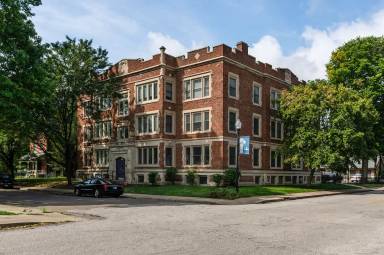 Main picture of 1240 Broadway St