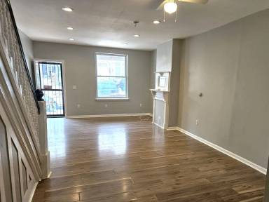 Main picture of 844 E Locust Ave
