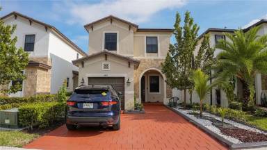 Main picture of 3436 W 110th St