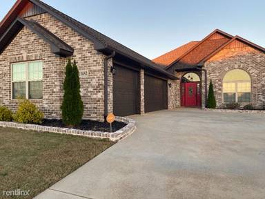 Main picture of 13682 Arbor Rdg