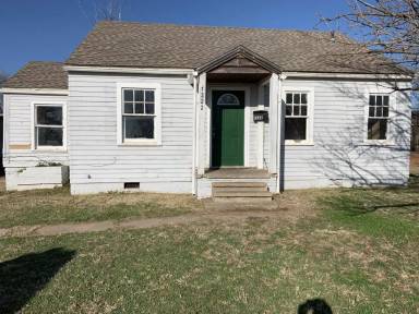 Main picture of 1322 E Cherokee Ave