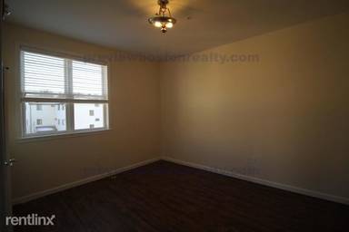 Main picture of 107 Elm St