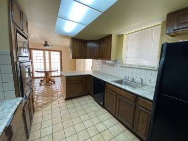 Main picture of 4646 N Iroquois Ave