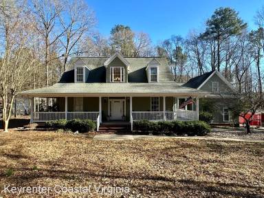 Main picture of 15765 Breezy Hill Ln