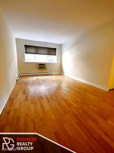 Main picture of 625 W Wrightwood Ave Apartments