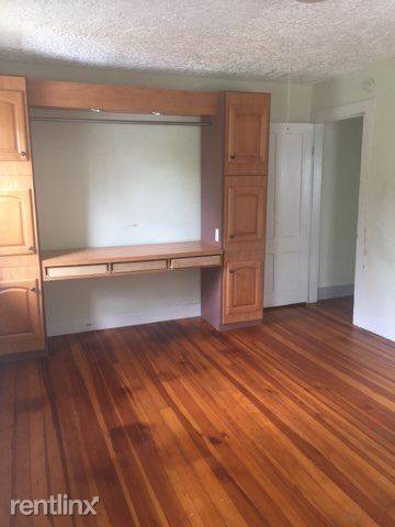 Main picture of 235 Washington St