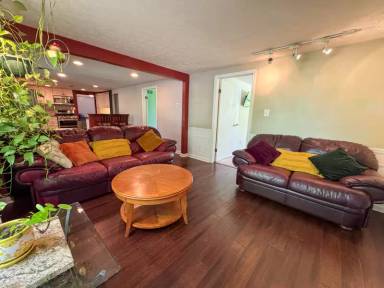 Main picture of 7240 N Temple Ave