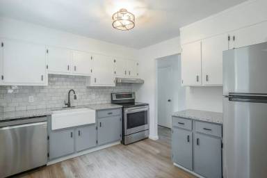 Main picture of 1364 Meadowood Dr
