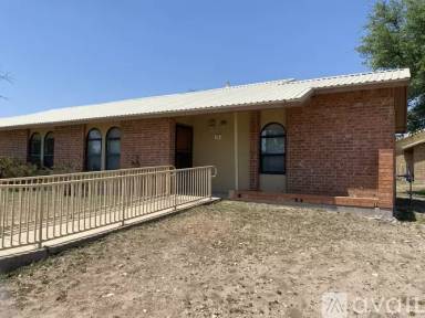 Main picture of 721 Julian St