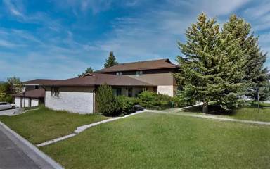 Main picture of 472 Russell Ln