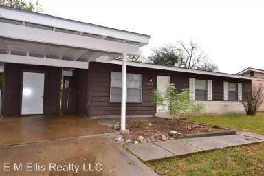 Main picture of 5127 Village Green