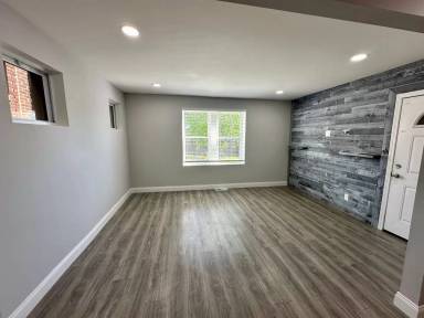 Main picture of 3923 Miami St