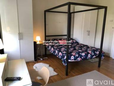 Main picture of 323 Beacon St