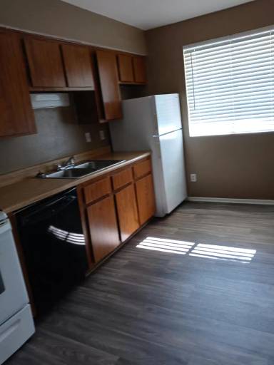 Main picture of Ashland Manor - 33 S. Ashland - 202