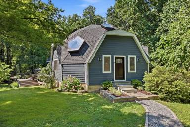 Main picture of 26 Pebble Dr