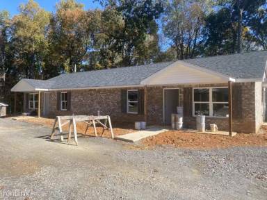 Main picture of 69 McMurtry Rd