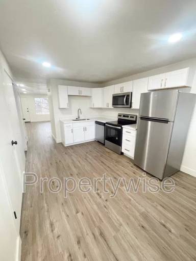Main picture of 285 E Whitlock Ave