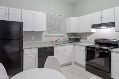 Main picture of 1040 Mayson Turner Rd NW