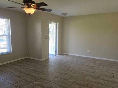 Main picture of 702 NW 17th Ave