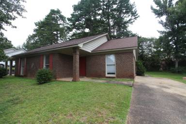 Main picture of 558 Pride Ave