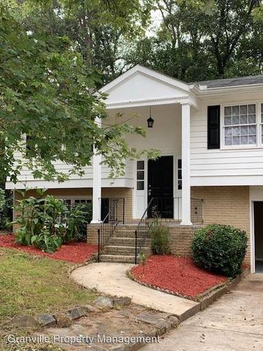 Main picture of 2300 Greenway Dr