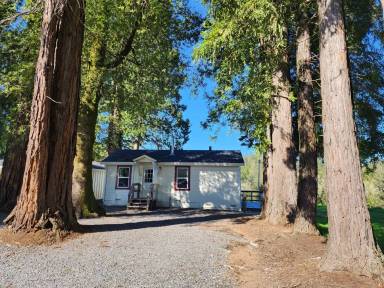 Main picture of 4560 Maddocks Rd