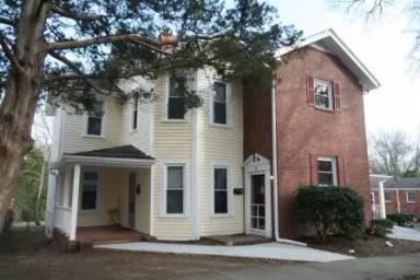 Main picture of 904 Lancaster St