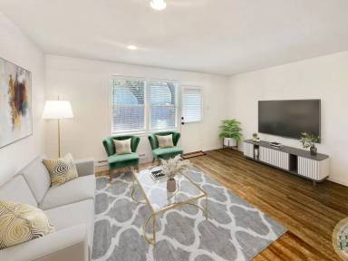 Main picture of 33 Livingston Ct