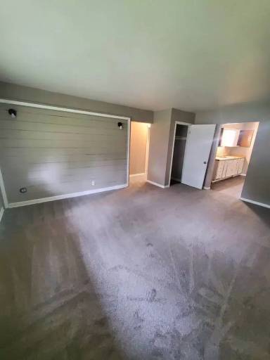 Main picture of 8236 W Villard Ave