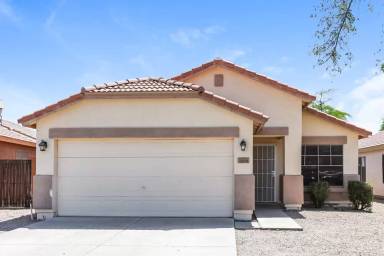 Main picture of 1069 E Nardini St