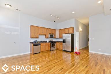 Main picture of 738 N May St